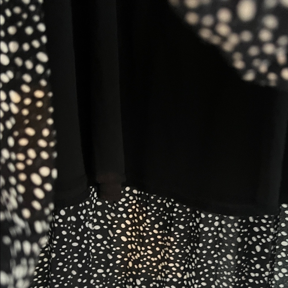 Chic Black and White Polka Dot Maxi Skirt - Picture 6 of 8